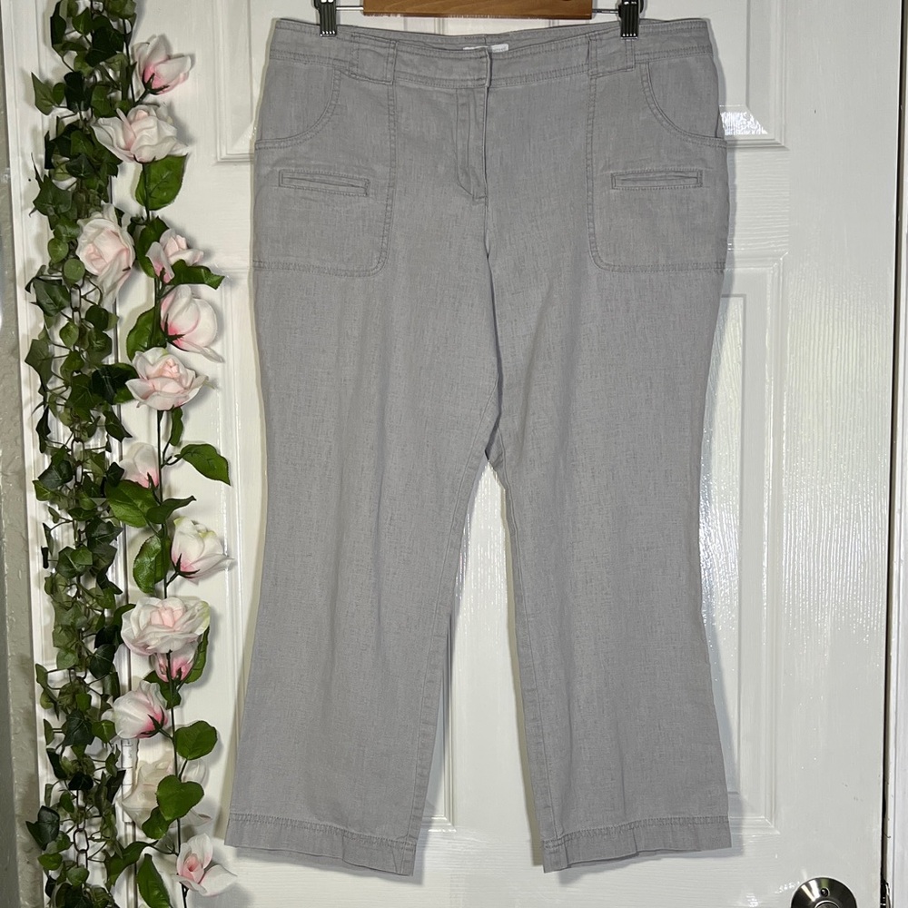 ✨New York & Company Light Gray Linen blend  Capri Pants